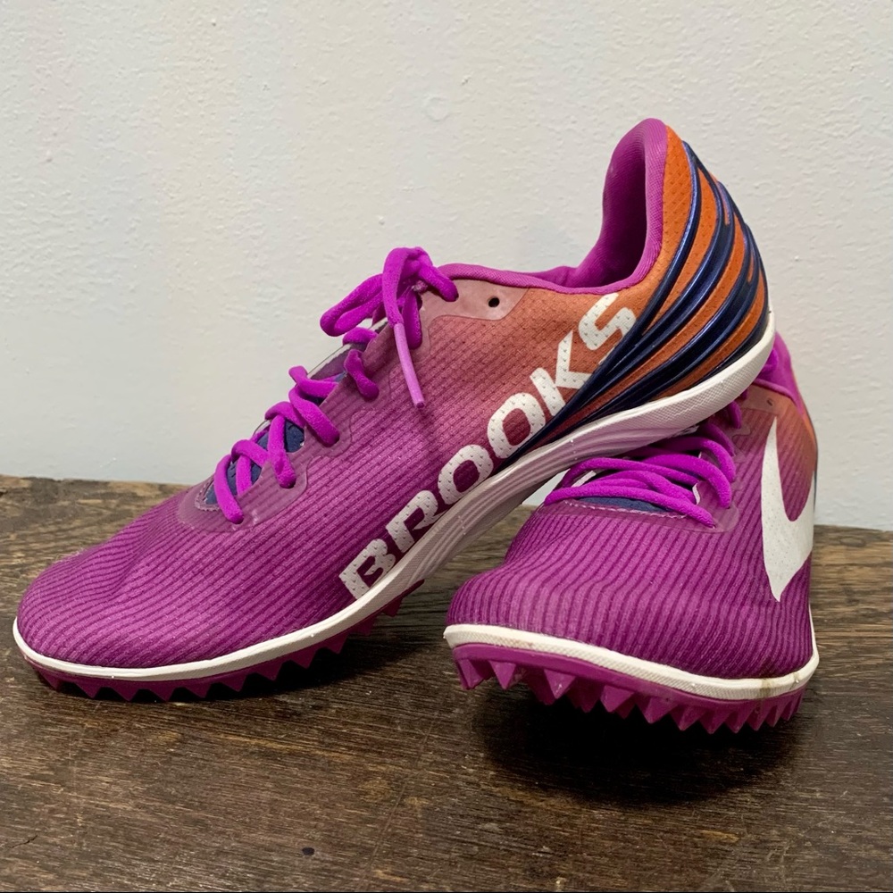 Brooks Mach 17 Spikeless Track and Field Shoe